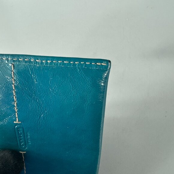 Coach Teal Patent Leather Card Case w/ Keychain - Picture 13 of 13